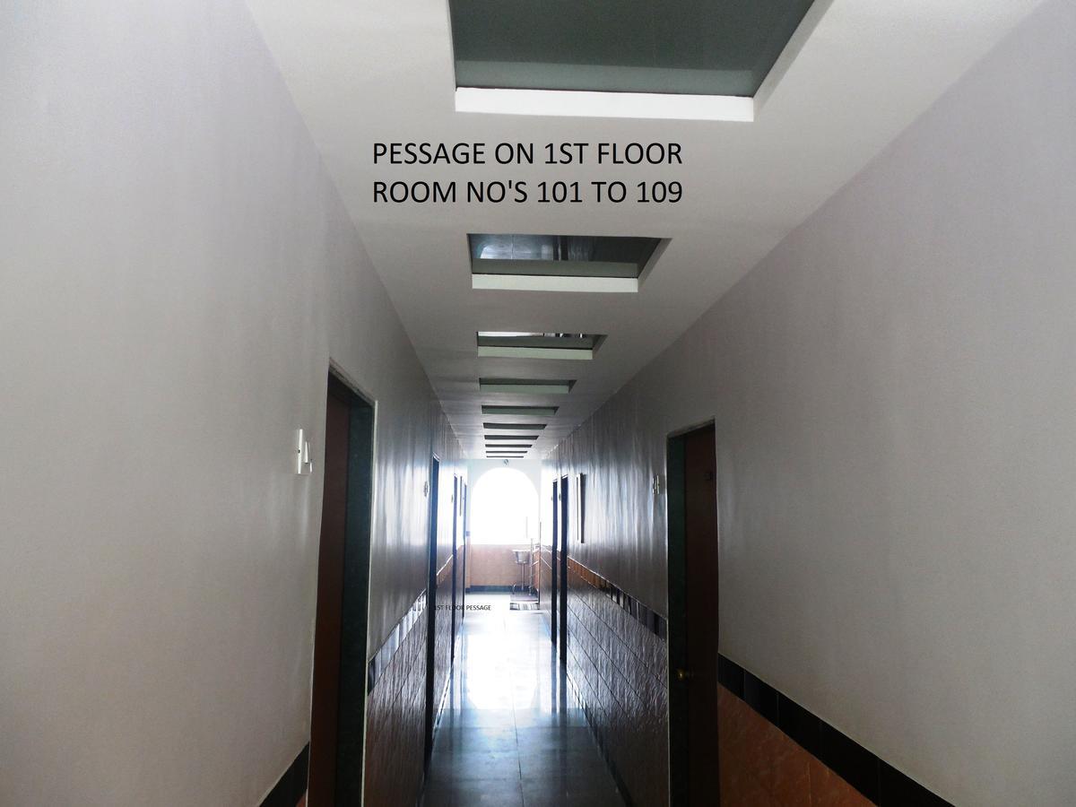 Hotel Silver Springs Ahmedabad Eksteriør billede