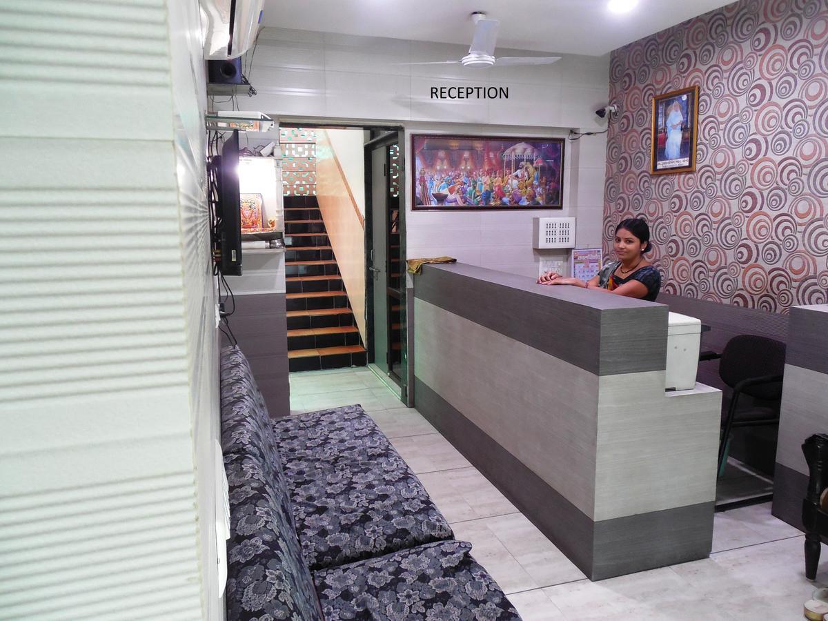 Hotel Silver Springs Ahmedabad Eksteriør billede